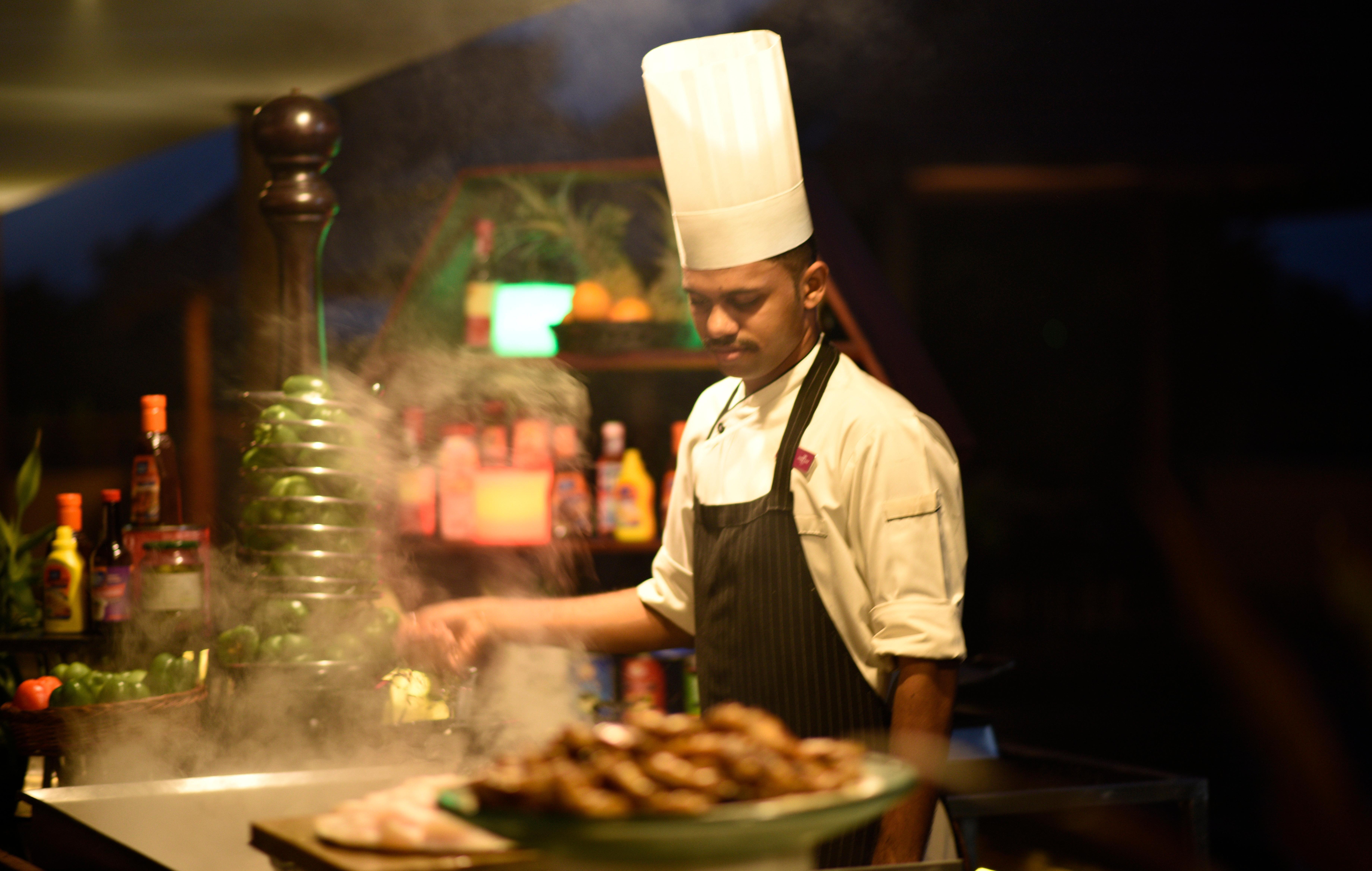 Crowne Plaza Kochi By Ihg Ξενοδοχείο Εξωτερικό φωτογραφία A chef at work