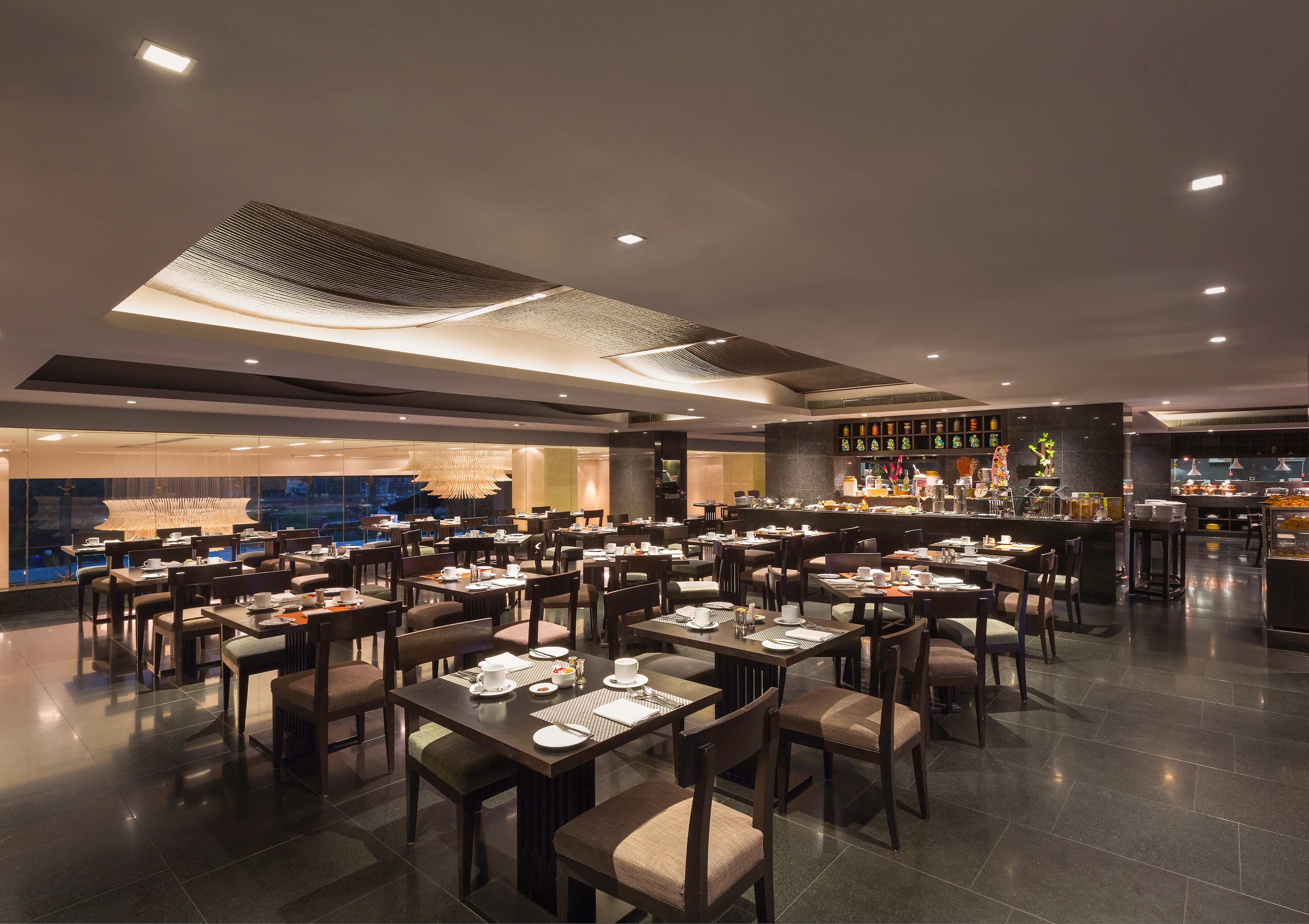 Crowne Plaza Kochi By Ihg Ξενοδοχείο Εξωτερικό φωτογραφία The interior of the restaurant