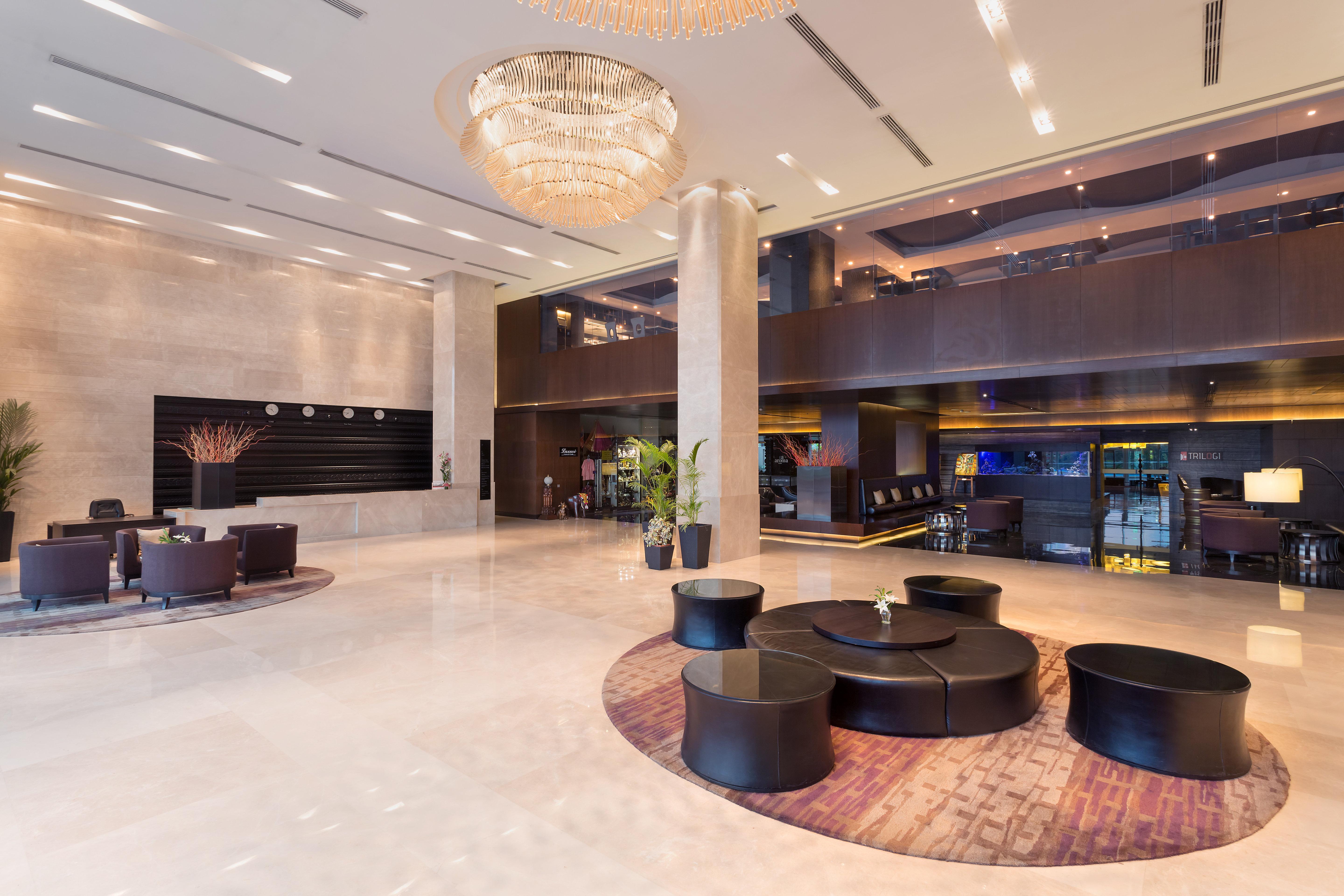 Crowne Plaza Kochi By Ihg Ξενοδοχείο Εξωτερικό φωτογραφία Lobby