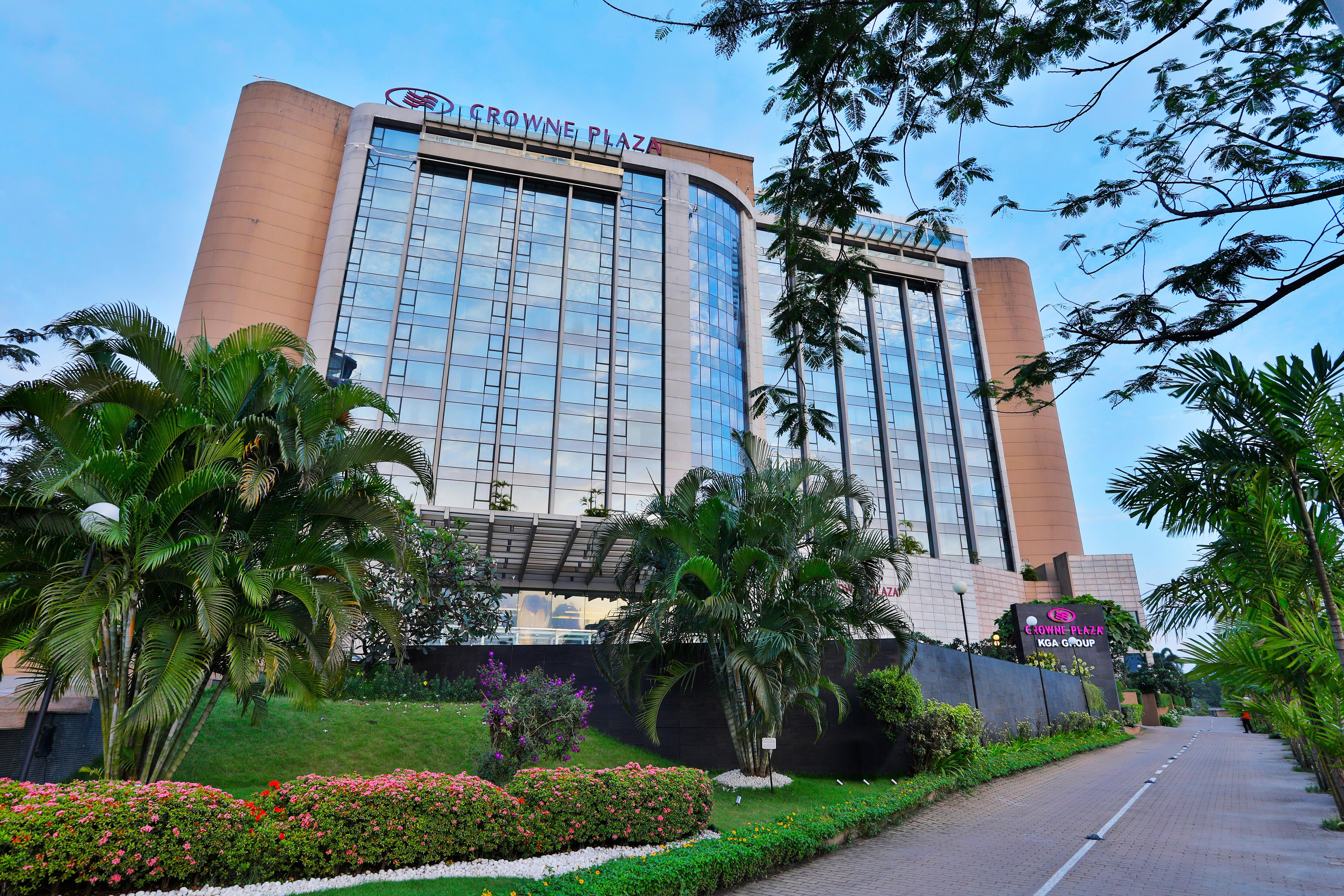 Crowne Plaza Kochi By Ihg Ξενοδοχείο Εξωτερικό φωτογραφία The Crown Plaza Hotel
