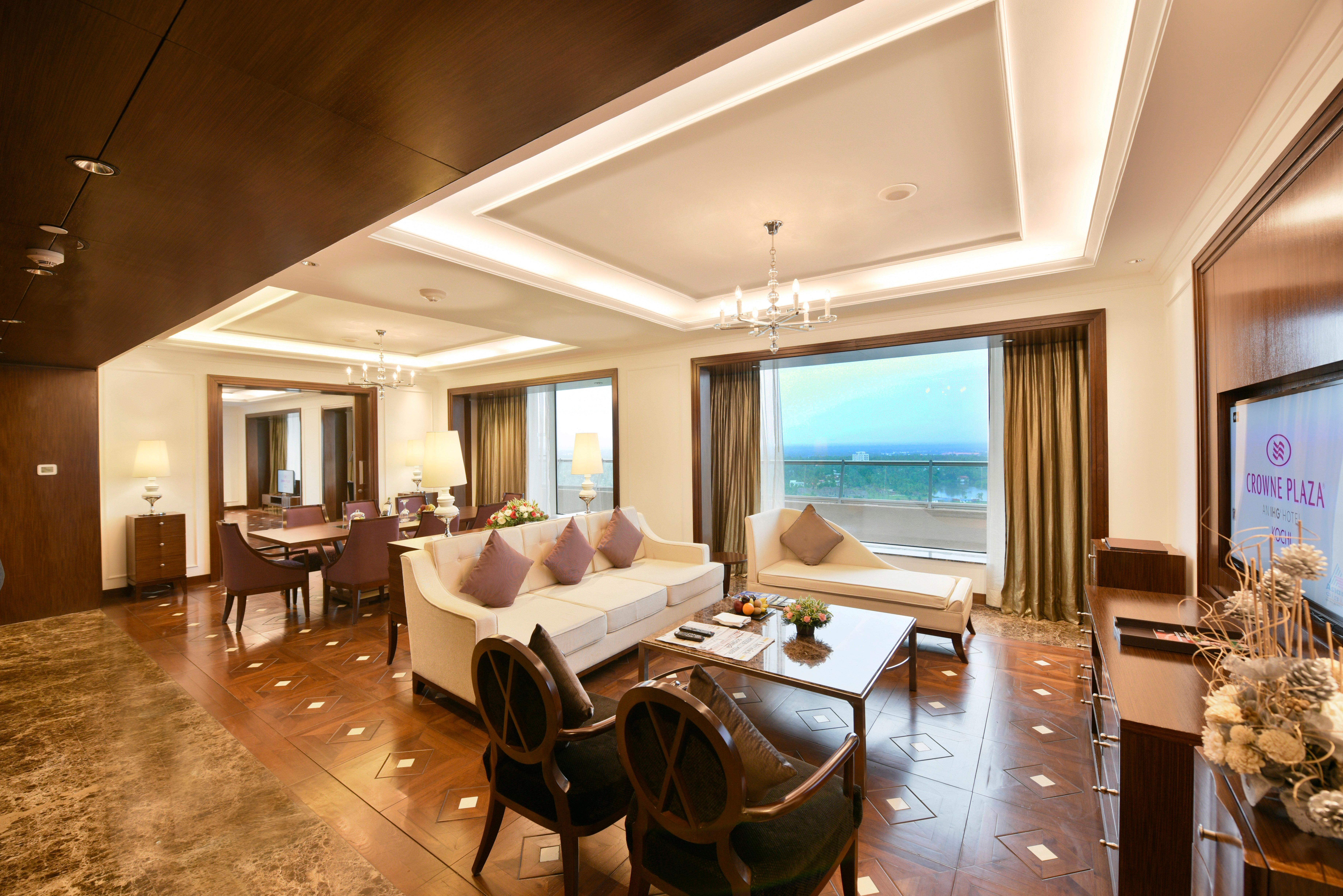 Crowne Plaza Kochi By Ihg Ξενοδοχείο Εξωτερικό φωτογραφία A suite at the hotel