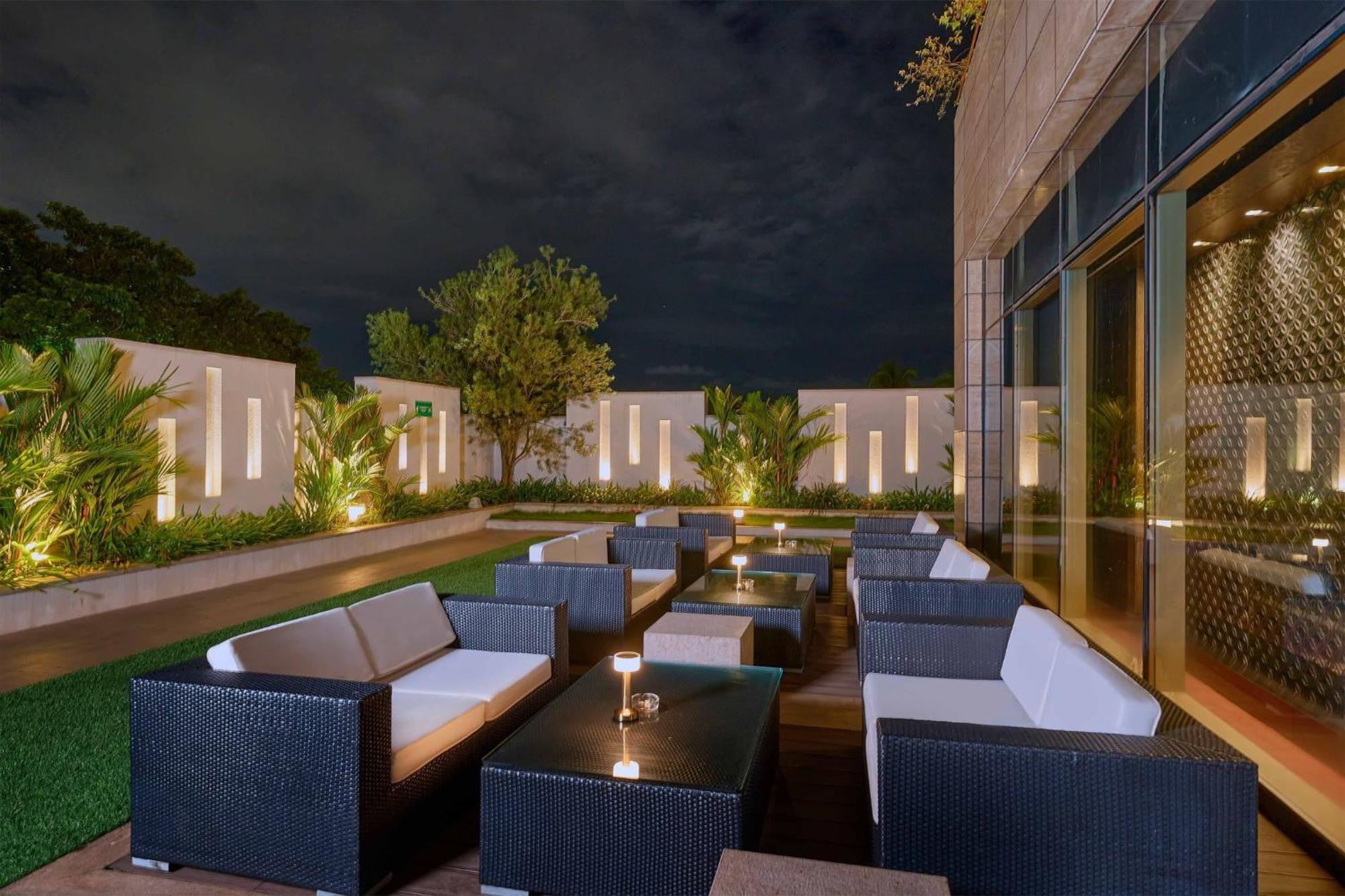Crowne Plaza Kochi By Ihg Ξενοδοχείο Εξωτερικό φωτογραφία The Park, Hyderabad