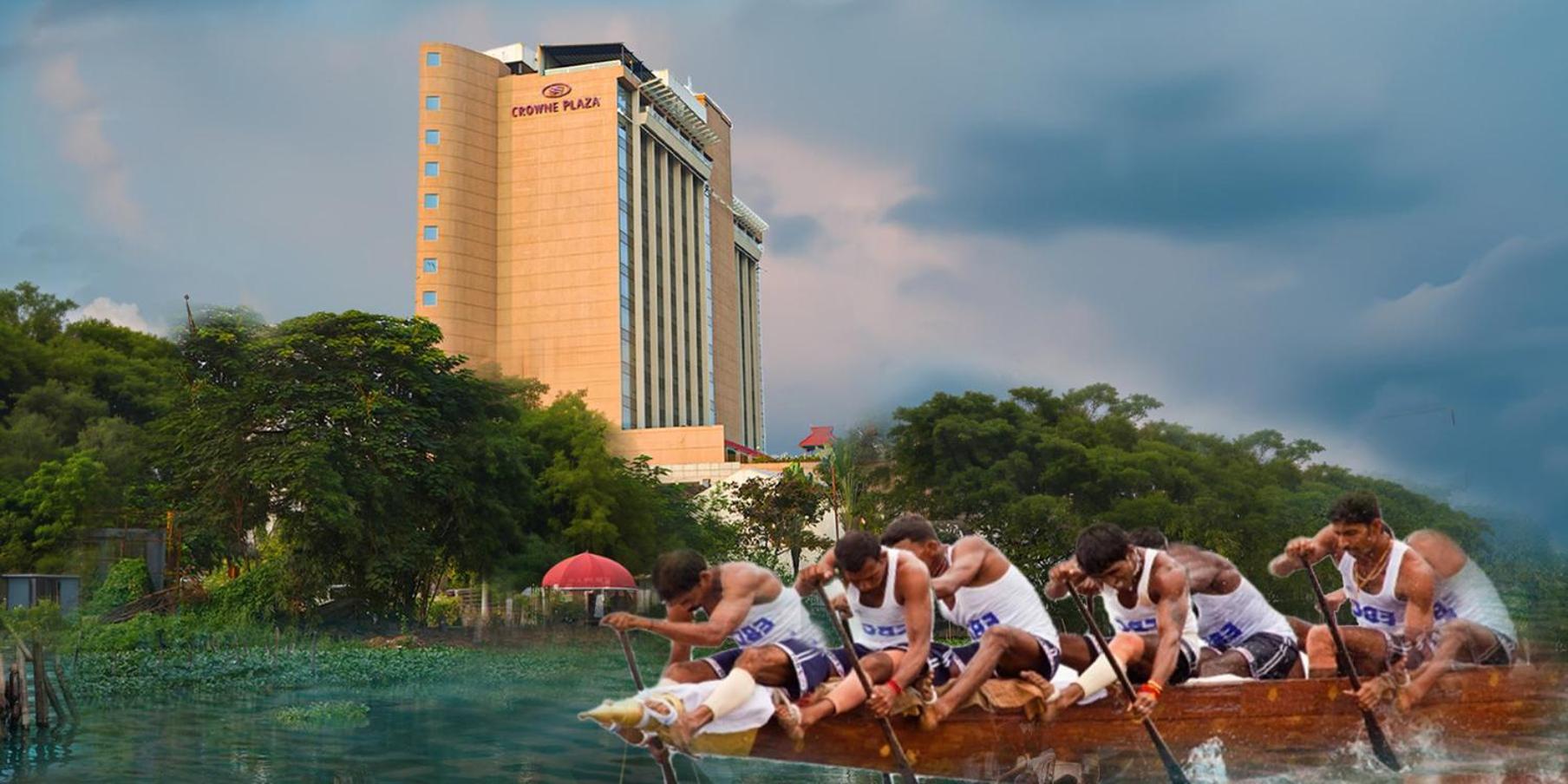Crowne Plaza Kochi By Ihg Ξενοδοχείο Εξωτερικό φωτογραφία The hotel in 2012