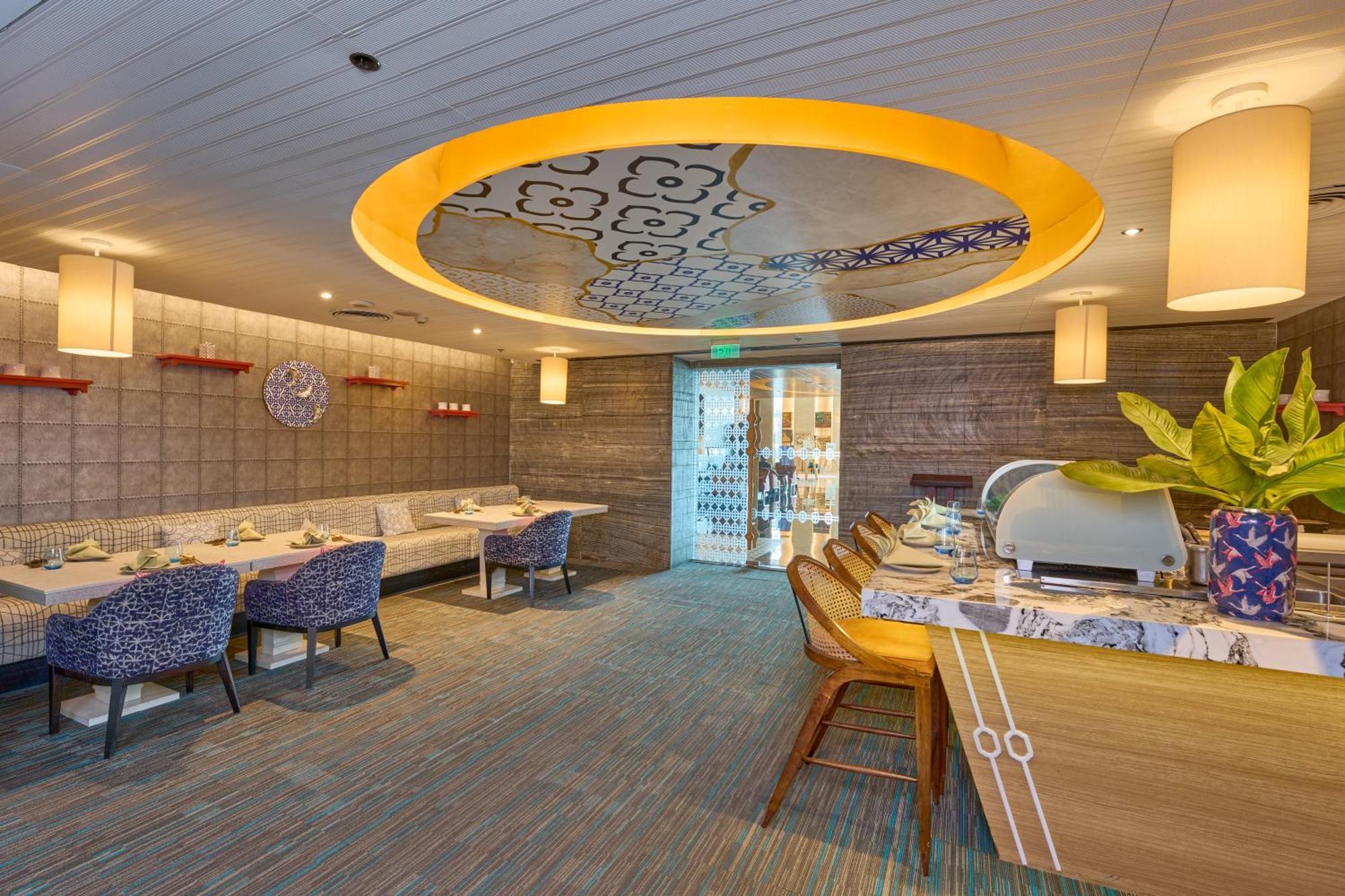 Crowne Plaza Kochi By Ihg Ξενοδοχείο Εξωτερικό φωτογραφία The interior of the restaurant