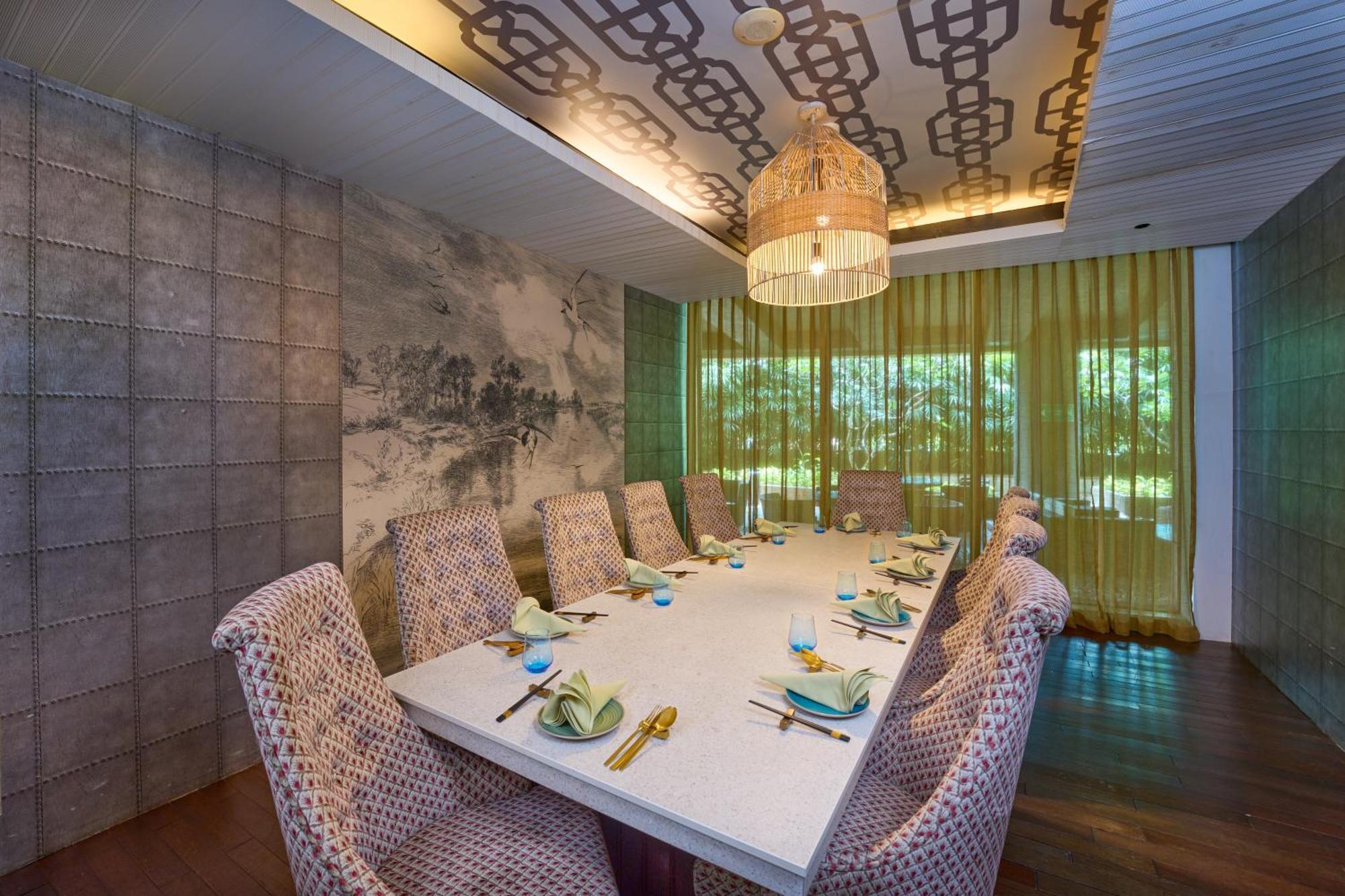 Crowne Plaza Kochi By Ihg Ξενοδοχείο Εξωτερικό φωτογραφία The interior of the restaurant